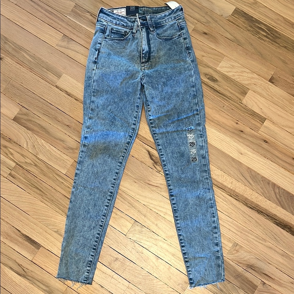 GAP UNIVERSAL JEGGING